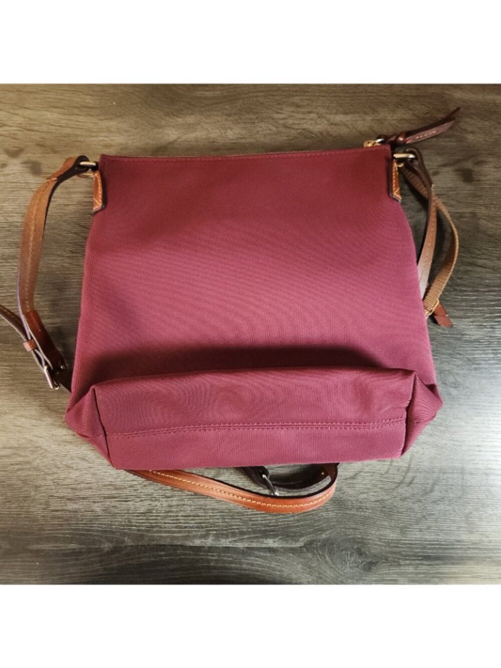 Dooney & Bourke Bordeaux Nylon Cross Body Red Interior Leather Strap & Trim NWOT - Picture 2 of 11